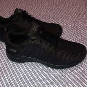 SKECHERS - GoWalk Sneakers